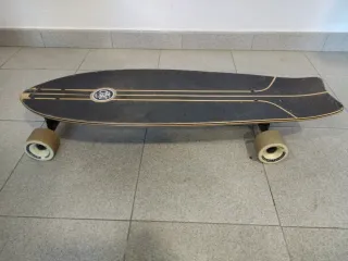 Longboard Negro con Diseño Rayas