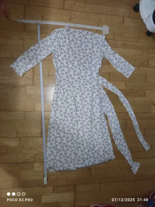 Vestido estampado beige y blanco