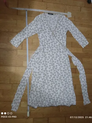 Vestido estampado beige y blanco