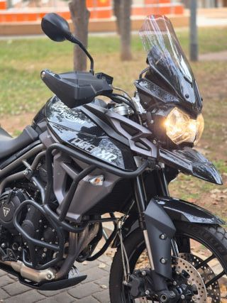 Triumph Tiger 800 XR 2016 – 13.685 km – IMPECABLE