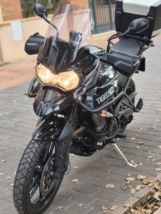 Triumph Tiger 800 XR 2016 – 13.685 km – IMPECABLE