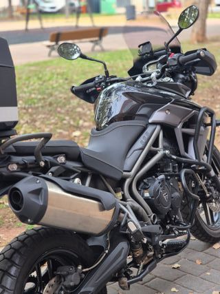 Triumph Tiger 800 XR 2016 – 13.685 km – IMPECABLE