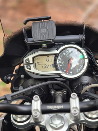 Triumph Tiger 800 XR 2016 – 13.685 km – IMPECABLE