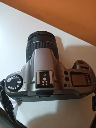 Cámara Canon EOS 3000 EF 28-80mm