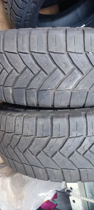 2 Neumáticos Michelin 205/65 R16C 40% vida útil