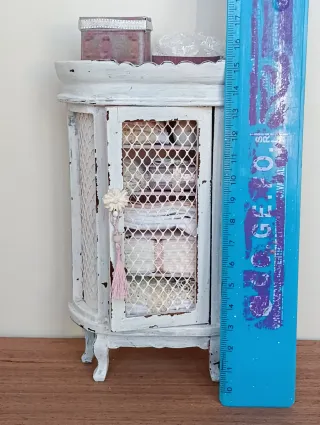 Vetrinetta in miniatura shabby chic