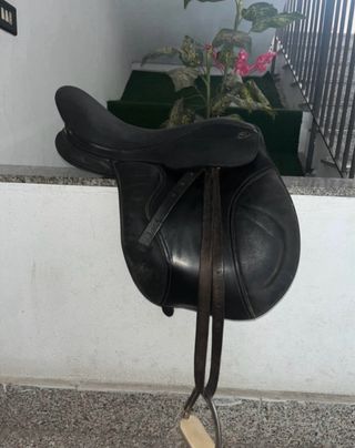 Sella da salto equitazione