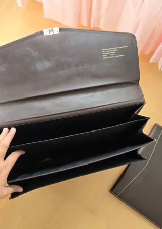 Maletín de piel marrón