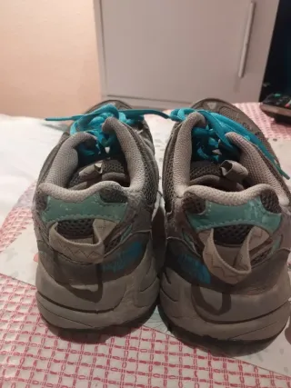 Zapatillas senderismo gris y turquesa