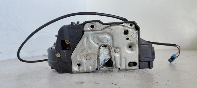 CERRADURA PUERTA TRASERA IZQUIERDA MERCEDES-BENZ