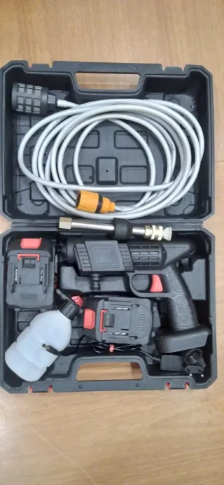 Hidrolimpiadora a batería + Accesorios