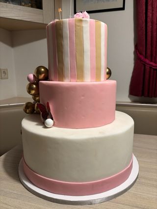 Torta scenografica rosa battesimo/compleanno