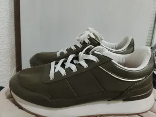 Zapatillas Pull&Bear verde militar talla 37
