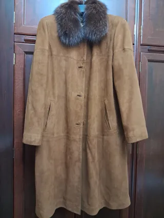 Abrigo de piel marrón