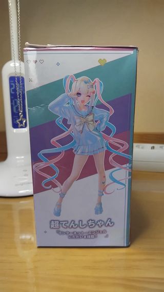 Figura Kangel con caja