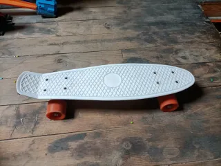 Patineta Blanca Ruedas Naranja