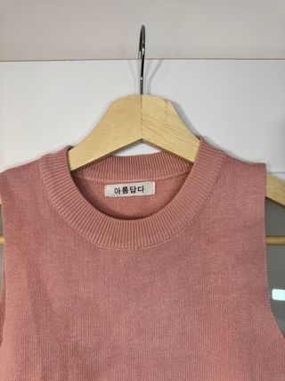 Vestido canalé rosa sin mangas