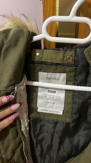 Chaqueta verde militar Bershka Talla XS