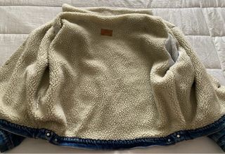 Chaqueta Levi's vaquera con borrego etiqueta roja.