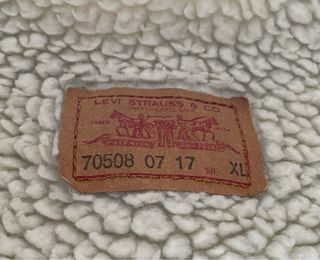 Chaqueta Levi's vaquera con borrego etiqueta roja.