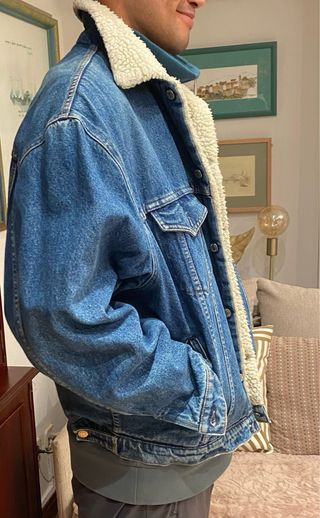 Chaqueta Levi's vaquera con borrego etiqueta roja.