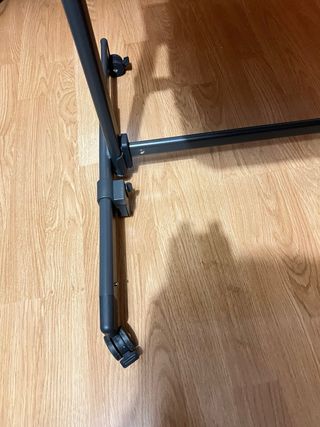 Minicuna gris con colchón y ruedas