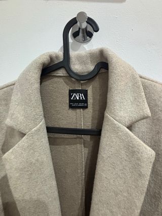 Abrigo Zara Beige