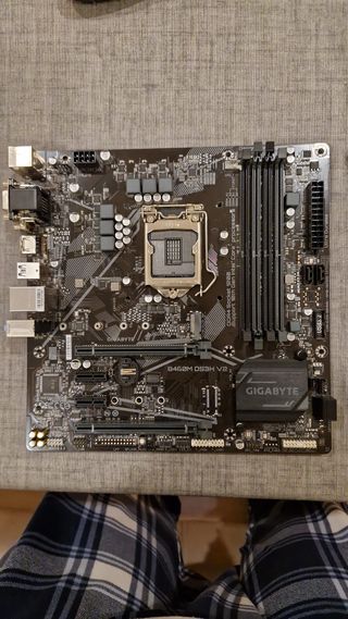 Gigabyte B460M DS3H V2 Placa Base