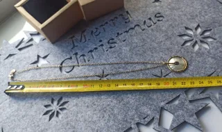 Collar Nácar y Acero Bañado en Oro