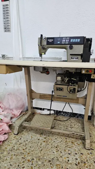 Máquina de coser Brother plana E-40