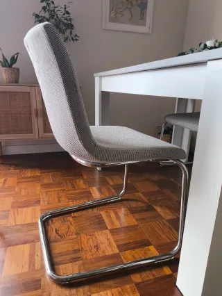 Mesa extensible comedor gris y blanca