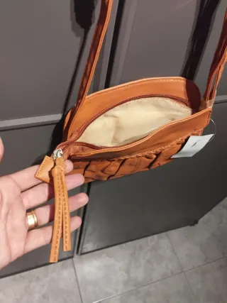 Bolso de hombro marrón