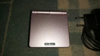 Consola Game Boy Advance SP Rosa + Cargador