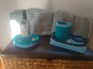 Bolso redondo floral azul