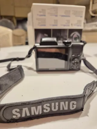 Macchina fotografica Samsung Zoom Lens HD
