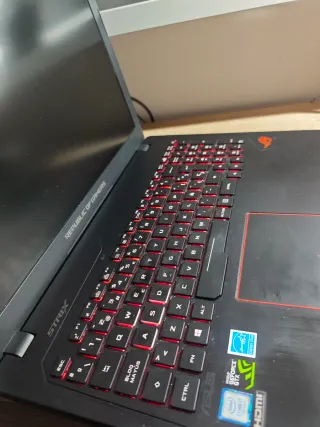 Portátil Asus ROG Strix GL553VE