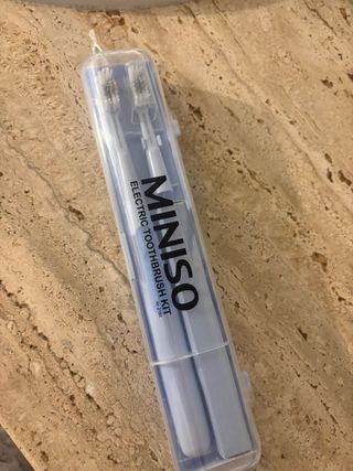 Miniso Spazzolino Elettrico Kit con Ricambi