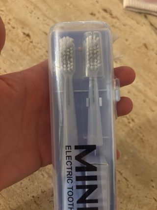 Miniso Spazzolino Elettrico Kit con Ricambi