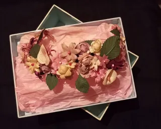 Tocado artesano flores cabello