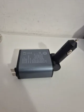 Caricatore Auto Multi Porta USB-A/C + Cavo