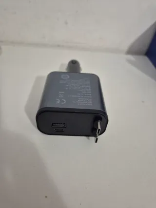 Caricatore Auto Multi Porta USB-A/C + Cavo