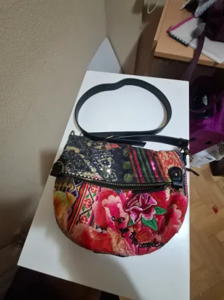 Bolso Desigual Multicolor con Flores y Mariposa