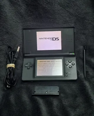 Nintendo DS Lite Negra + Lápiz y cargador