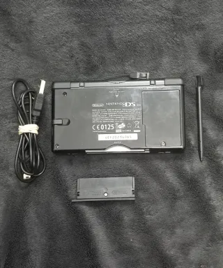 Nintendo DS Lite Negra + Lápiz y cargador