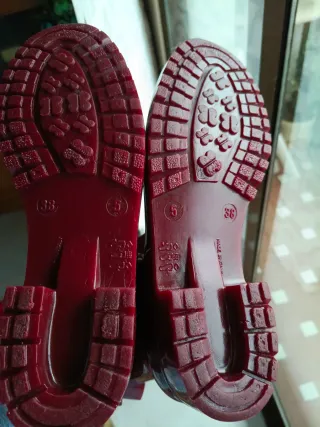 Botas de agua rojas. Recoger Navalmoral de la Mata