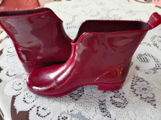 Botas de agua rojas. Recoger Navalmoral de la Mata