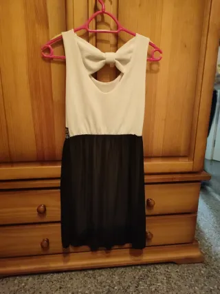 Vestido blanco y negro con detalle