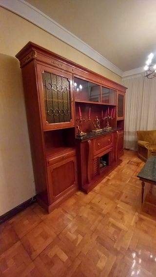 Mueble salón madera maciza con chimenea