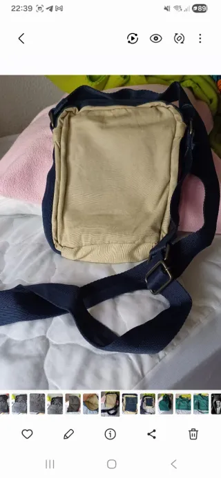 Bolso bandolera beige y azul