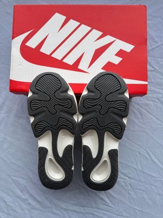 Nike Tech Hera  Talla 44 Oro/Gris